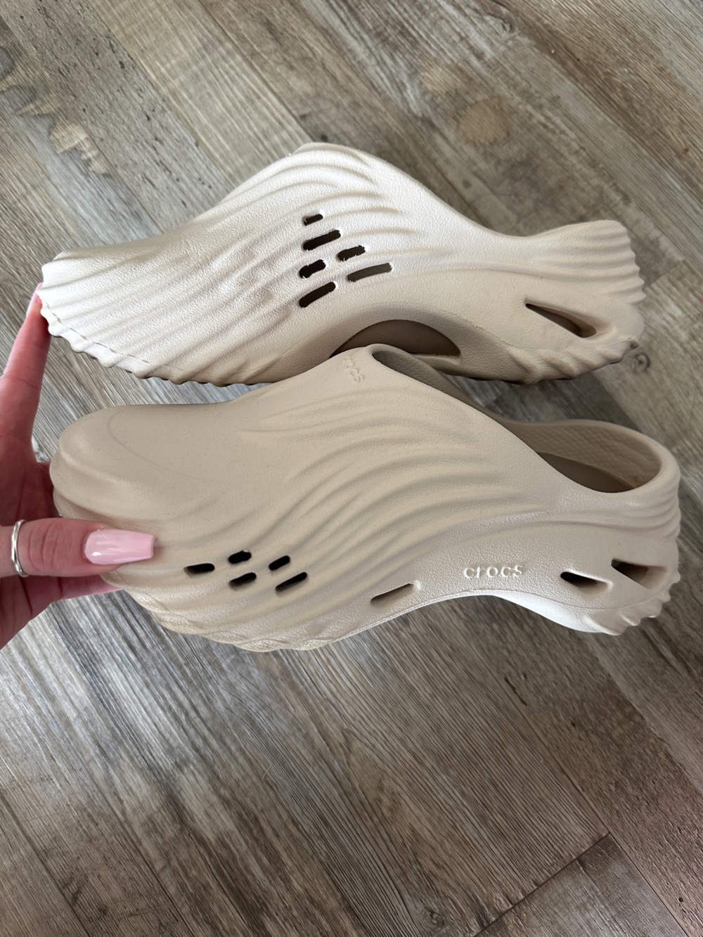 Crocs Echo Wave Clogs - Picture 7 of 7